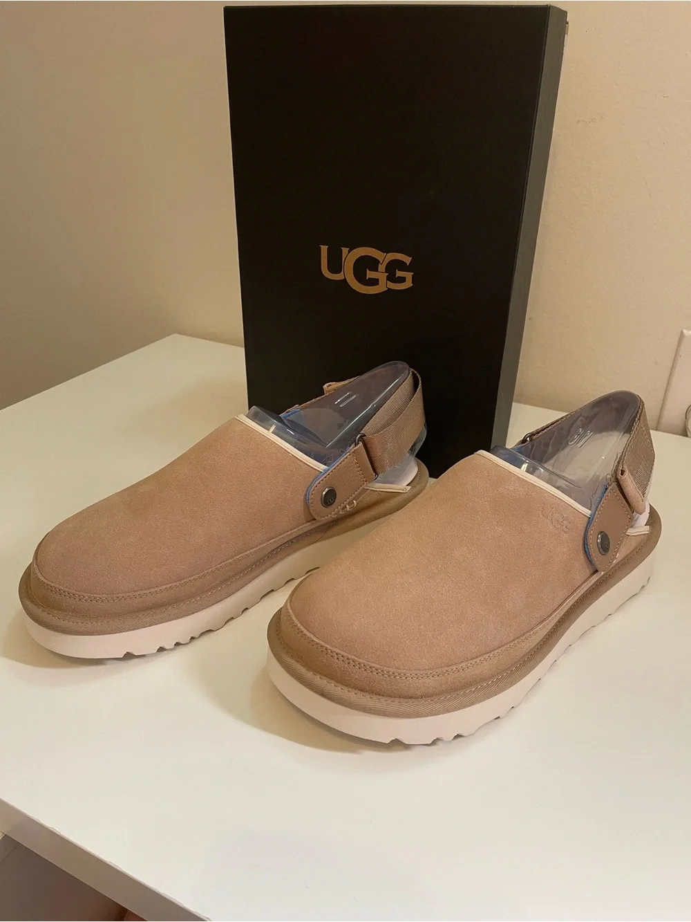 UGG MEN GOLDEN-COAST SUEDE CLOGS Size 11